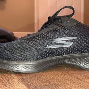 Skechers GOGA Max